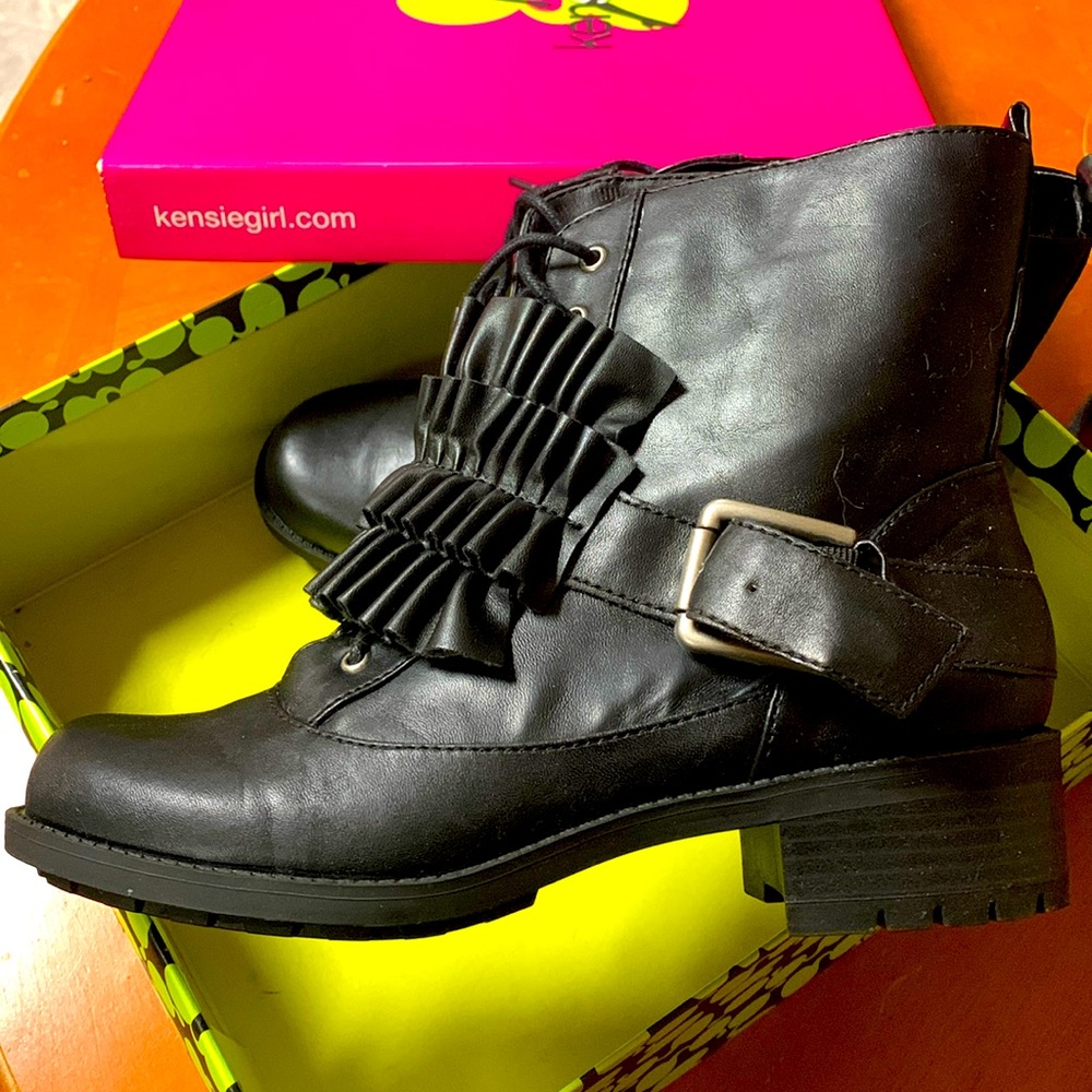 Kensie Girl Black Booties Size 8